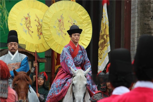 《女医明妃传》横店影视城开放媒体探班,影视