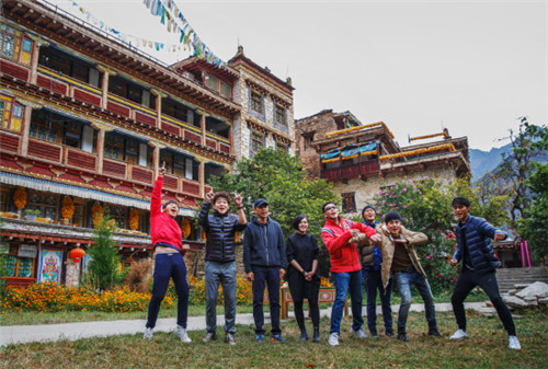 《两天一夜》中国版结束了丹巴美人谷的旅程,影视