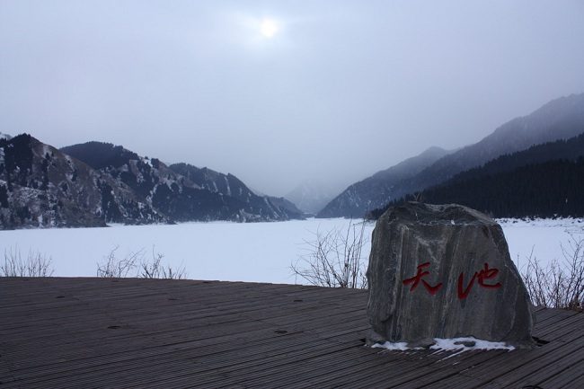 新疆旅游:天山天池冬季雪景,影视