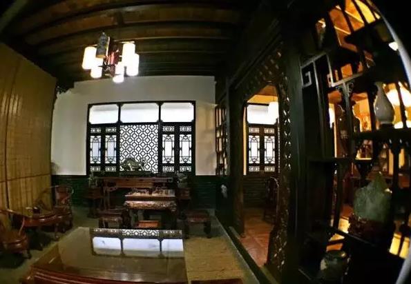 昆明民宿山居酒店：昆明市红土地花沟村锅底塘红土地风景区山居酒店,影视