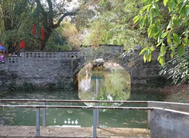南宁民宿青瓦房古村落：南宁西乡塘区民宿下灵村青瓦房古村落,影视