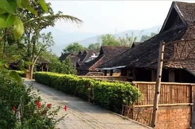 云南旅游 10个人少景美的云南小镇,影视