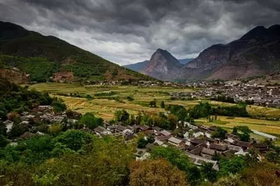 云南旅游 10个人少景美的云南小镇,影视