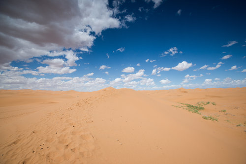 腾格里沙漠通湖草原和月亮湖 穿越阿拉善的大漠,影视