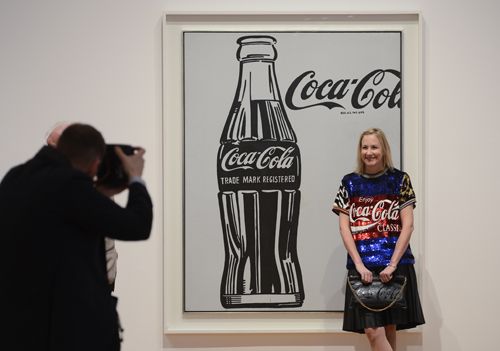可口可乐弧形瓶100岁庆祝活动 艺术展,影视