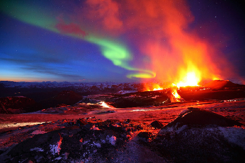 冰岛极光壮观景色 火山喷发 极光 星空同时出现,影视