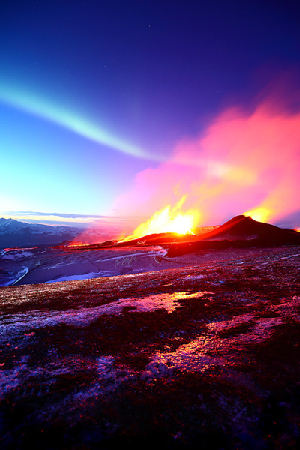冰岛极光壮观景色 火山喷发 极光 星空同时出现,影视