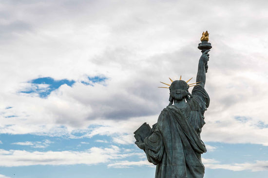 先睹为快！世界12大旅游胜地背面照,影视