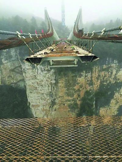 世界最长玻璃桥-湖南张家界大峡谷玻璃桥,影视