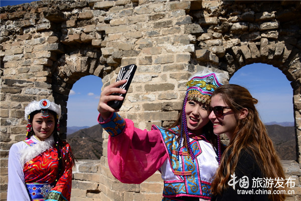 中美旅游年：中国长城“拥抱”千名美国游客(图,影视