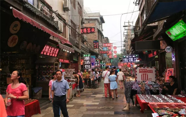 西安街道:德福巷-大唐西市-回民街-大唐不夜城-西羊市,影视