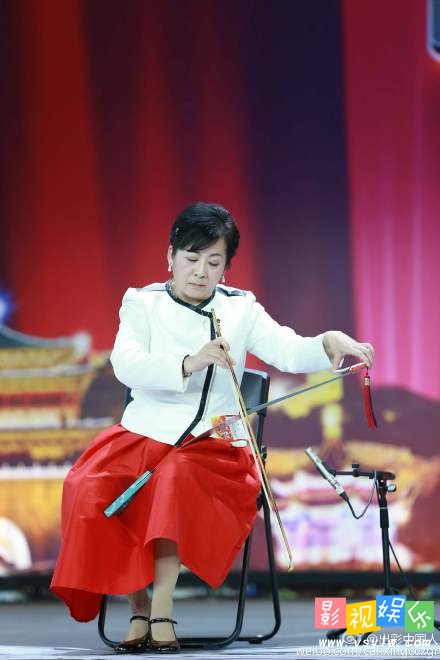 出彩中国人赵云雯 布依族高俊长鼓 金小玲锯琴,影视