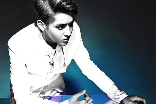 Kris传出正与中国的乐华娱乐接洽