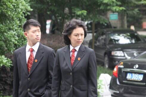 《婚里婚外那些事》央八热播 樊响天闻首演法官,影视