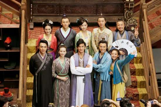《犀利仁师》全家福