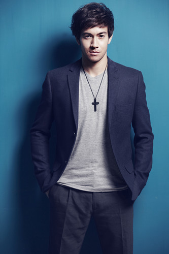 纪亚文主演《不一样的美男子》