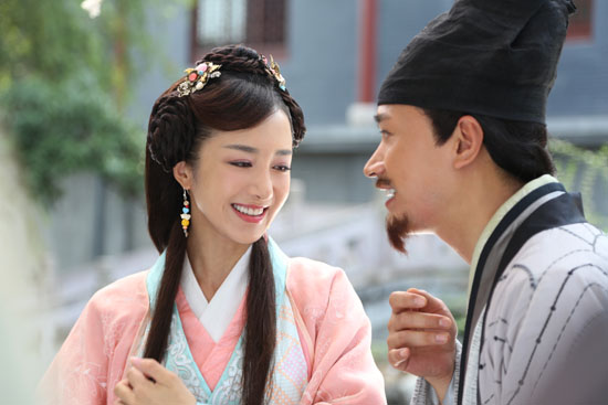 李依晓《半为江山半美人》饰演“明心”