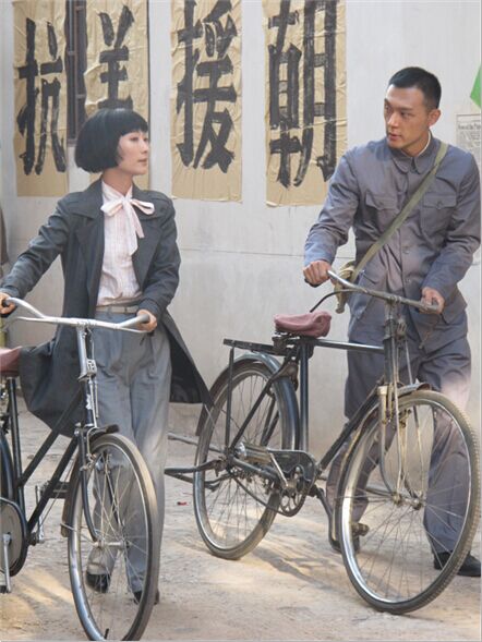 王俊彭与陶昕然《盾神》剧照