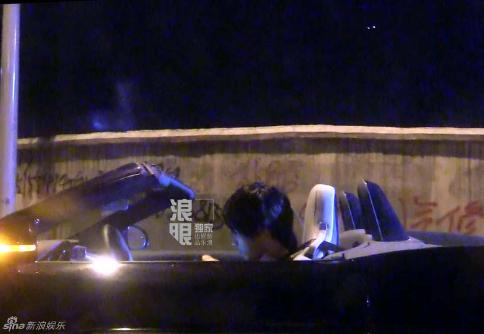 韩寒疑出轨-为赵卓娜接机图片,影视
