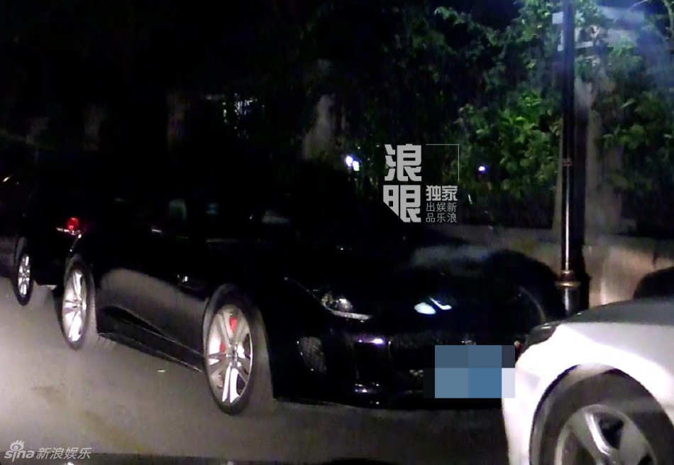 韩寒疑出轨-为赵卓娜接机图片,影视