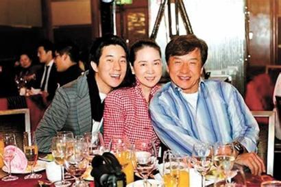 成龙林凤娇与儿子