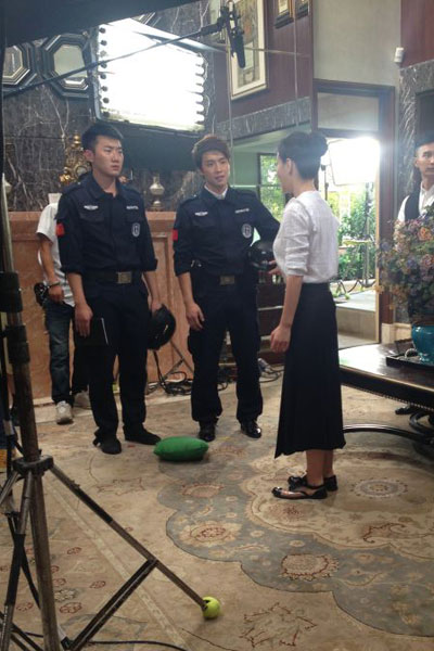 杨岱岳饰演特警