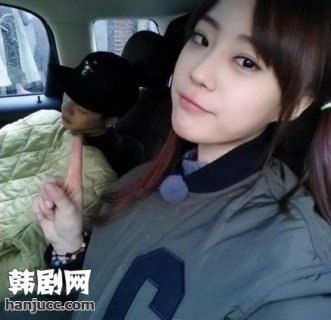 《Roommate》许英智拍Jackson睡觉照片