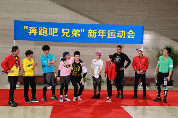 奔跑吧兄弟赵丽颖郑恺撕名牌 孙杨王祖蓝比身高,影视