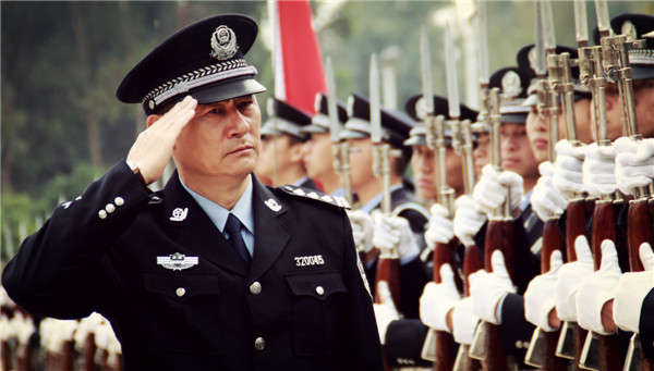 李洪涛《后海不是海》饰缉毒队长郑元红