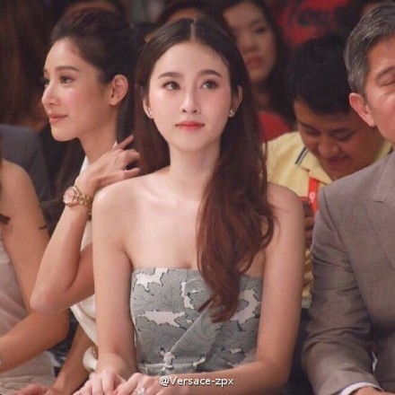 泰国最美变性人Poy与变性人yoshi比美 清新萝莉不输性感天后（2）