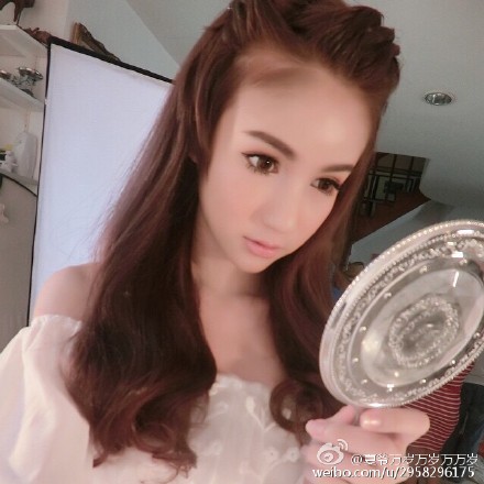 泰国最美变性人Poy与变性人yoshi比美 清新萝莉不输性感天后（3）