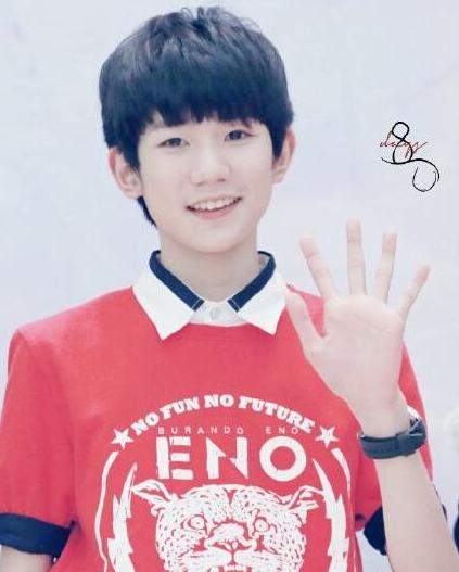 TFBOYS王源获封“王色谱” 网友：没有王粉粉差评