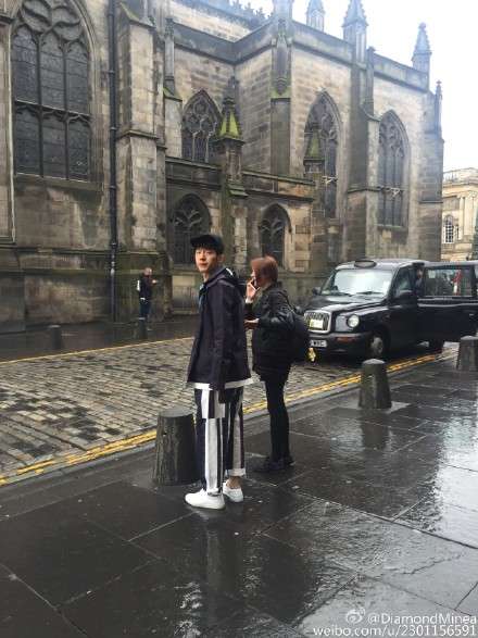 《花儿与少年》第二季第二期爱丁堡录制花絮曝光 毛阿敏全程英文翻译（2）