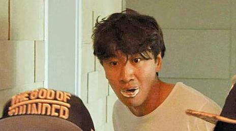 Running Man池锡辰突袭李光洙家电脑资源回收筒,影视