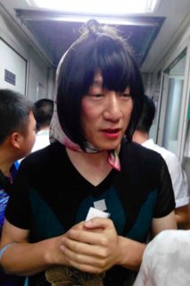 极限挑战乡村女装秀 昆明较量后到丽江
